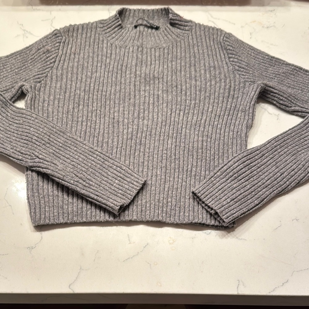 Brandy Melville Gray Ribbed Sweater